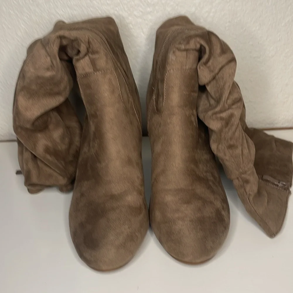 Journee Collection Women’s Size 8.5 Haze Wedge Knee High Boots - Picture 3 of 7